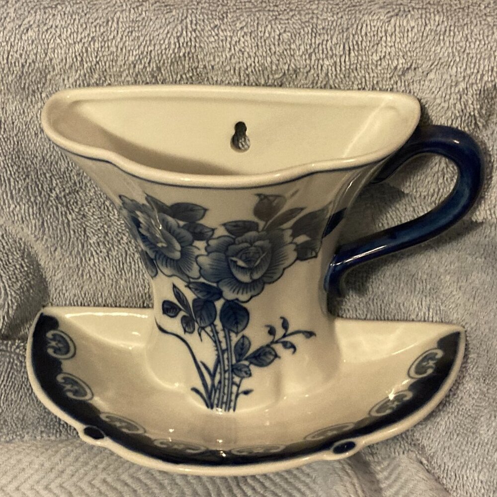 VTG 1990's Chinese TEACUP WALLPOCKET PLANTER-Blue/White Chinoiserie Porcelain-EX
